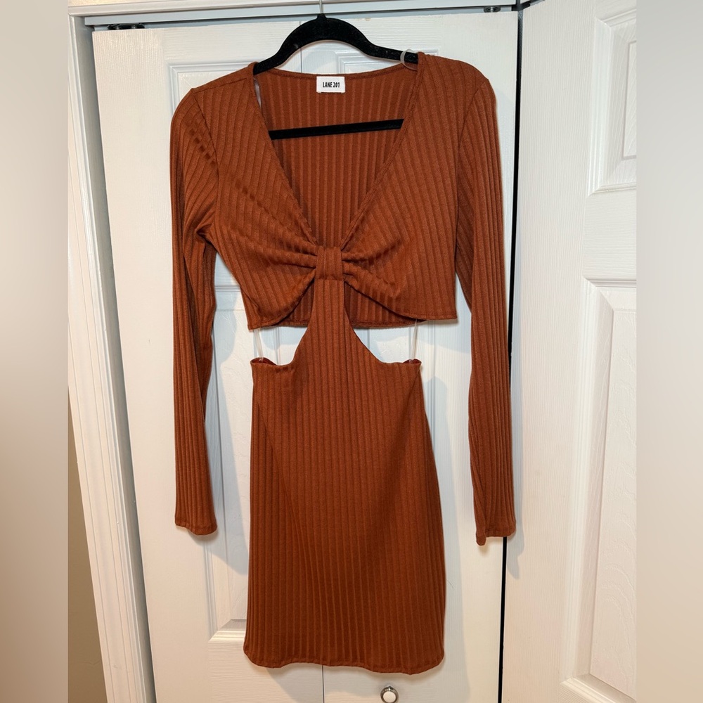 Elegant Long Sleeve Rust Dress with Cutout